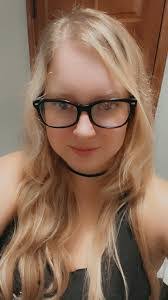 Julia Baughman's Instagram, Twitter & Facebook