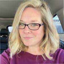 Amanda Kobus's Instagram, Twitter & Facebook