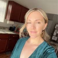 Abigail Pickett's Instagram, Twitter & Facebook