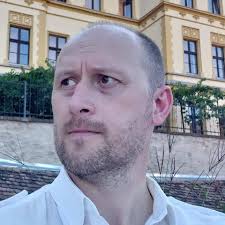 Costi Gogoneață, directorul Trustului Media Speranța, a împărtășit misiunea  și direcția noastră în fața a peste 350 de lideri spirituali din România.  📺 Ne dorim să fim o voce relevantă, care să