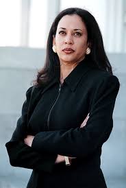 Kamala harris is the vice president of the united states, making her the first female vice president and first black person and asian american to hold the position. Kamala Harris Ihre Visuelle Zeitreise Ins Weisse Haus Vogue Germany
