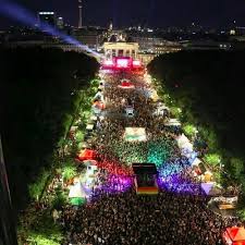 The crowds made their way via brandenburg gate, tiergarten park and the victory column to the urania venue. Christopher Street Day Csd Truck 39 Unity Gmf Berlin Pride 2019 Dj Neuss By Neuss