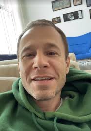 BBB 23: Tiago Leifert declara torcida para Gabriel da 'Casa de Vidro'