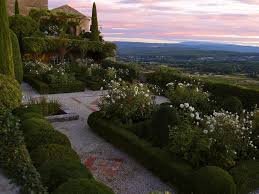 Michel Biehn Avec Jean Claude Appy Et Marc Nucera Le Jardin Provencal La Carmejane Menerbes Parterre Garden South Of France Beautiful Places