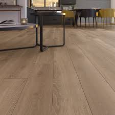 passage tres intensif famille nombreuse sol stratifie stratifie parquet stratifie