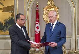 وحنش هذا هو أبو علي الرحبي وهو حسين بن قيس وهو ضعيف عند أهل الحديث ضعفه أحمد وغيره. Ù…ØµÙŠØ± Ø§Ù„Ù…Ø´ÙŠØ´ÙŠ ÙŠØ«ÙŠØ± Ø§Ù„ØªØ³Ø§Ø¤Ù„Ø§Øª ÙÙŠ ØªÙˆÙ†Ø³ 1