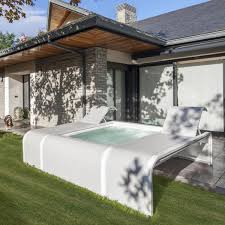 Der Pool Mit Flugeln Mariposa Schmetterling Ist Ein Kleines Becken Fur Terrassen Oder Balkone Innerhalb Kurzester In 2020 Led Beleuchtung Gartenpools Beleuchtung