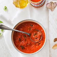 Recette De Sauce A Pizza A La Puttanesca Coup De Pouce Pizza Sauce Homemade Pizza Sauce Recipe Baking Homemade Pizza