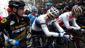 Mathieu van der poel (26) heeft in oostende met succes zijn wereldtitel verdedigd. Mathieu Van Der Poel Maakt Iedereen Blij Op Nk Veldrijden In Huijbergen Foto Bndestem Nl