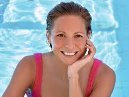She is the world champion in 200 m butterfly and a bronze medallist at the olympic games. Kapas Boglarka Nok Lapja