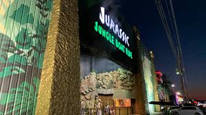 Save up to 50% on your reservation! Weenie Ø¹Ù„Ù‰ ØªÙˆÙŠØªØ± Jurassic Jungle Boat Ride Has These Mannequins Lined Up Outside So It Basically Always Looks Popular I Think Fast And The Furious Supercharged Should Consider The Same Tactic Https T Co Wg2u1rsfdf