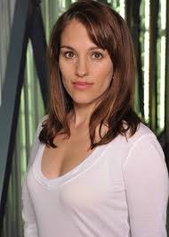 Amy Jo Johnson - Free pics, galleries & more at Babepedia