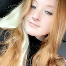 Who can bake a cake in Conroe?