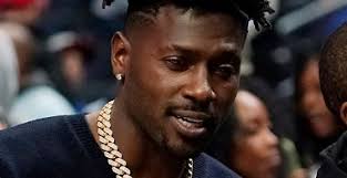 Art' Broadway Review: At Least Bobby Cannavale, James Corden and Neil  Patrick Harris Are Having Fun