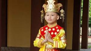 Pakaian tradisional jepang adalah baju khas yang sangat unik, baik dari segi desain, kegunaan serta sejarah atau historis. Pakaian Adat Tidung Masuk Tema Uang Edisi Khusus Hut Ri Kpwbi Kaltara Jangan Hanya Lihat Tidungnya Tribun Kaltim