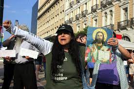 1 162.56 0 0 162.56. H Elenh Loyka Dagkwse Fwtoreporter To Pontiki