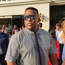 Robert marawa is a south african sports journalist, radio and television presenter. Robert Marawa Star News