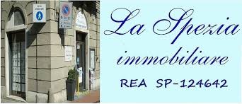 Il prezzo mediamente richiesto in città per un appartamento in affitto, è pari a 8,9 €/m² mese e quindi circa il 4% in meno rispetto alla media regionale. Appartamenti In Affitto A La Spezia