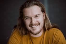 Jesse Ernst's Instagram, Twitter & Facebook