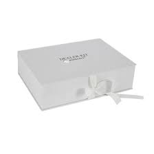 Chine Les Emballages En Carton Blanc Papier Boite Cadeau Pour Les Vetements Acheter Boite Cadeau Blanc Sur Fr Made In China Com Découvrez notre vaste gamme de boites de rangements et paniers pour un intérieur toujours rangé. emballages en carton blanc papier