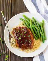 Everyone has a place at the dinner table and a heaping plate of goodness with these classic family favorites. Crock Pot Pork Chops With Onions And Bbq Sauce