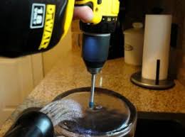 Pour démonstration nous avons choisi, de percer une bouteille afin de passer. Comment Percer Du Verre Astuces Recommandations