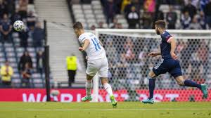 In der nations league standen sich die beiden nationen erst im oktober des letzten jahres gegenüber und damals konnte schottland mit 1:0 gewinnen. Schick Lasst Fussball Welt Mit Traumtor Von Der Mittellinie Staunen Eurosport