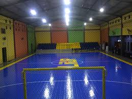 Meskipun terlihat mengkilap, lantai vinyl futsal lichi ini tetap kesat tidak licin, jadi aman untuk dipakai sebagai pelapis lantai futsal. Harga Matras Karet Lapangan Futsal Murah Cssport Court Futsal