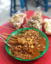 Sepintas opor panggang tidak jauh berbeda dengan opor ayam lain, yang biasa disajikan saat lebaran tiba. Rasanya Juara Ini 7 Sate Padang Di Medan Yang Bikin Nagih
