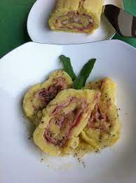Ingredienti per 4 persone : Rotolo Di Patate Ripieno Di Prosciutto Cotto E Fontina Mi Dai La Ricetta