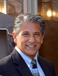 Robin Heil's Instagram, Twitter & Facebook