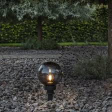 Legen sie eventuell ein beet mit pflanzen und gartenlampen entlang der einfahrt an. Gartenleuchten Led Gartenlampen Mit Solar Gartenbeleuchtung Kaufen Click Licht De