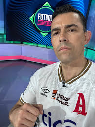 Alex Quezada (@el_pupusero)