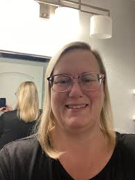 Are there any hair dressers