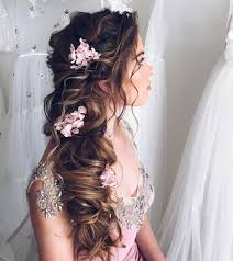 This is a wonderful idea for special occasions, which involve dancing. 10 Special Event Hairstyles Meant For Long Curly Hair Popular Everything