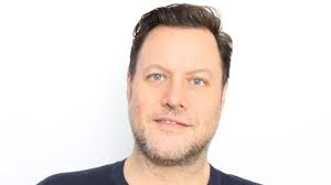 Mark Townsend Knows the Olsen Twins Start Hair Trends the Minute They Leave  the House