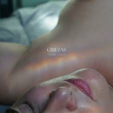 Andrea Díaz - Desnudo y Viejo: listen with lyrics | Deezer