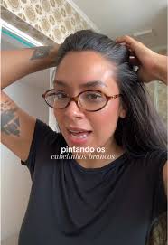 Pintando os Cabelinhos Brancos em Casa