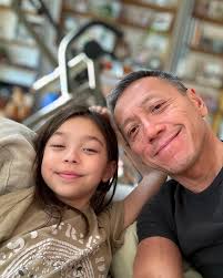 Romantic Sunday afternoon, Netflix and laughter 🤩🤩