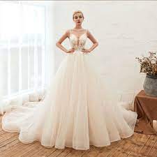 Designer brautmode in premium qualität. Designer Brautkleid Ruckenfrei Champagner Tull Mit Schleppe Tragern