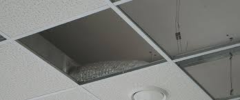 L'espace entre les deux épaisseurs de plafond est garni de matériau isolant (laine végétale ou minérale). Faux Plafond Type Pose Prix Et Conseils Tarifartisan Fr