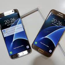 From taking screenshots to enabling advanced features such as direct calling, here's a list of tips and tricks for samsung's galaxy s7 and s7 edge. Samsung Galaxy S7 Edge Vs Samsung Galaxy J7 Fondos De Pantalla Gratis Para 2048x2048