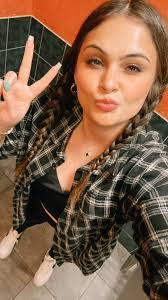 Jessica Kelso's Instagram, Twitter & Facebook