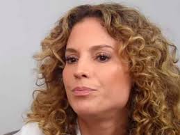 Maíra charken was born on the 22th of july 1978, which was a saturday. Apresentadora Fala Sobre Saida Da Globo Apos Fim Da Licenca Maternidade