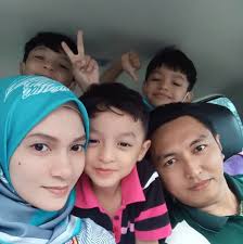 POSTER DAM SUKU KATA ✨ Sambil main dam, sambil kenal SUKU KATA. Saiz dam  besar 2 x 2 kaki, material tahan lasak. RM10 saja dapat sekali buah dam &  dadu. Terus wassap