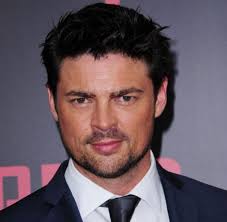 Contact Karl Urban