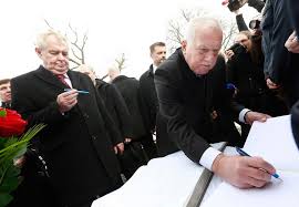 Dvacet pět rozhovorů s prezidentem milošem zemanem by miloš zeman. Milos Zeman Looking At Things Home Facebook