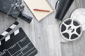 Erst wenn die kinos genug daran verdient haben und das interesse nachlässt darf das fernsehen den film zeigen. Film Und Fernsehen Studieren Alle Infos Das Richtige Studieren