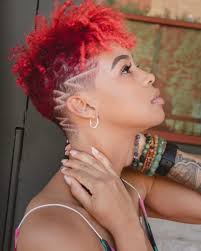 Maybe you would like to learn more about one of these? Nos 10 Inspirations De Coupes Courtes Sur Cheveux Boucles Ma Coiffeuse Afro