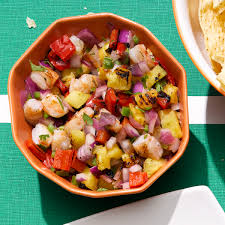 Begin the hawaiian dinner party with the main course. How To Throw A Luau Party Rachael Ray In Season